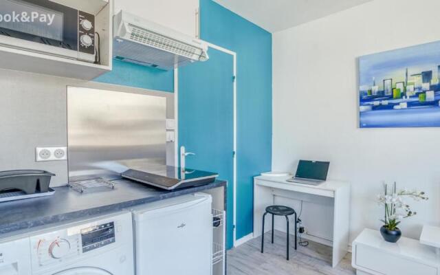 Céanothe-InvIRI. Studio Mairie. Parking Privatif