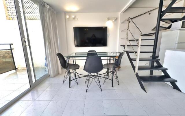 Skol 514 East Facing Duplex Apartment with Sea Views