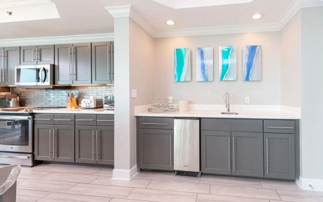 Phoenix Ix 608 3 Bedroom Condo