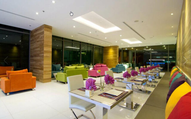 Seven Zea Chic Hotel