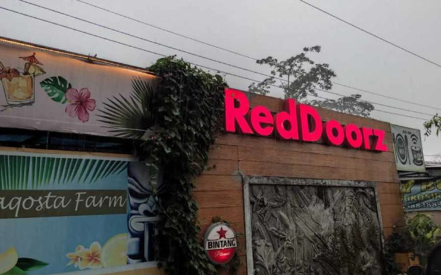 RedDoorz @ Jalan Raya Baturaden