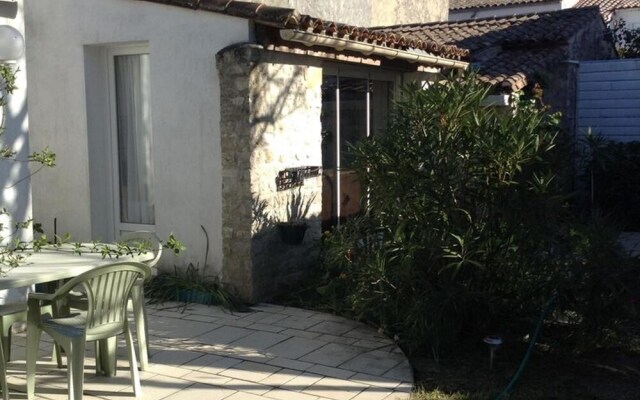 House With 2 Bedrooms in Sainte-marie-de-ré, With Furnished Terrace an