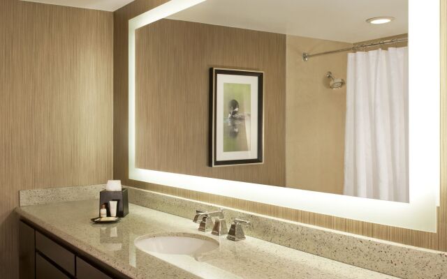 Sheraton Minneapolis West Hotel