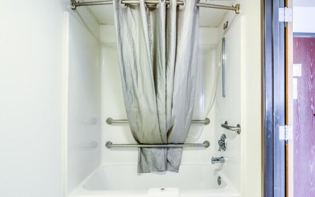 Motel 6 Chicago South-Lansing #4808