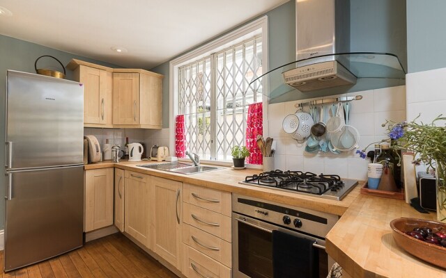 Elegant 2 bed near Hampstead and Camden, sleeps 4