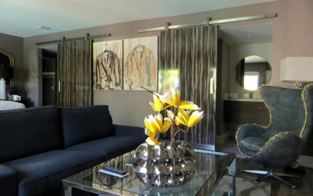 Gold Spike Hotel & Casino