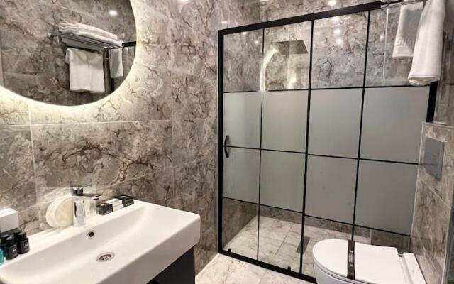 Royal Mass Airport Business Hotel