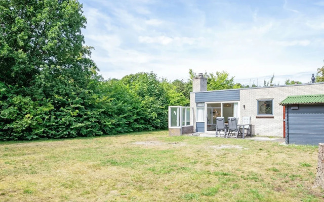 Cozy Holiday Home in Den Burg With hot tub