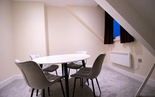 Everest Lodge Luxury Serviced Apartments - Farnborough