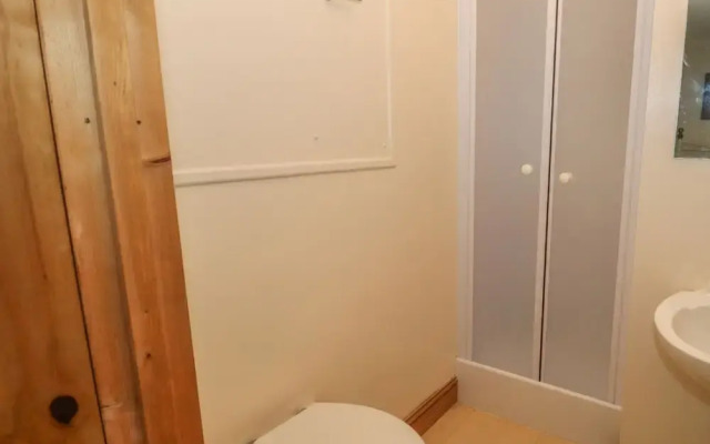1 Park Nook Close