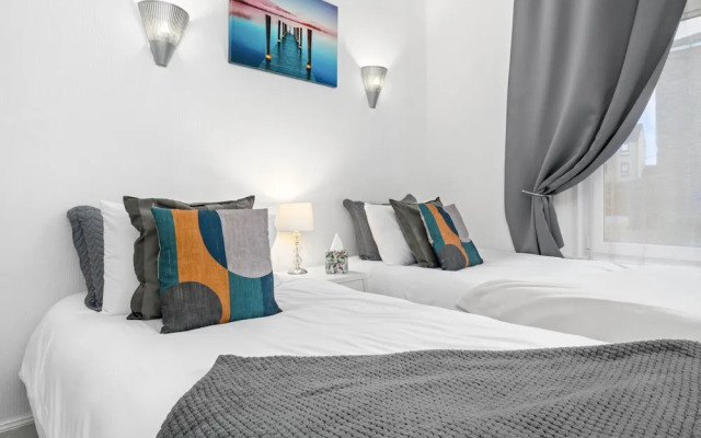 One Bedroom Apartment by Klass Living Serviced Accommodation Bellshill - Elmbank Street Apartment with WIFI  and Parking