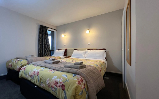 Strathern Motor Lodge – Guest Rooms – Christchurch