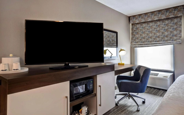 Hampton Inn Birmingham-Colonnade 280