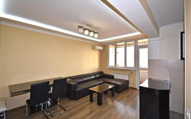 Yeznik Koghbatsi - Amiryan crossroads 1 bedroom comfy apartment with Balcony KO100