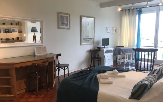 Rent4Rest Estoril Beachfront Apartments
