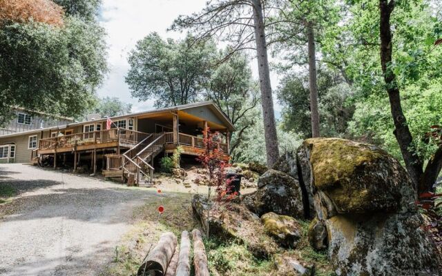 Sierra Lakes Retreat