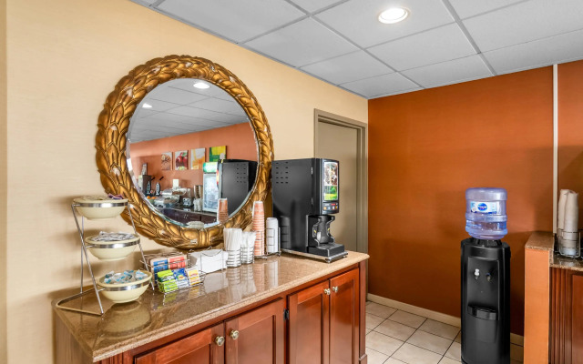 Quality Inn Waterbury East