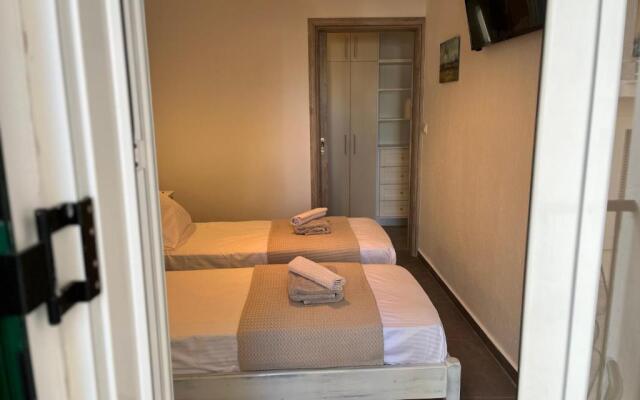 Angelos House Deluxe Apartments