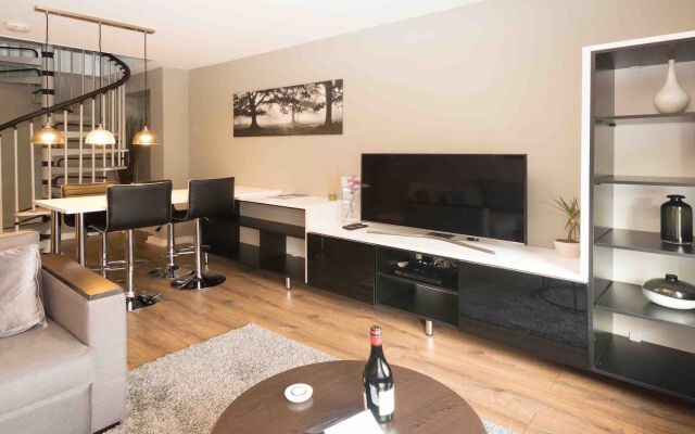Aaron Wise Serviced Apartments