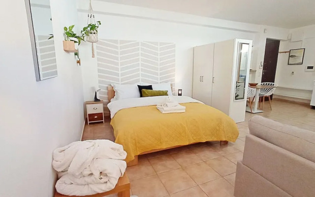 Relaxing Studio Apt 1 min to Highway Parking