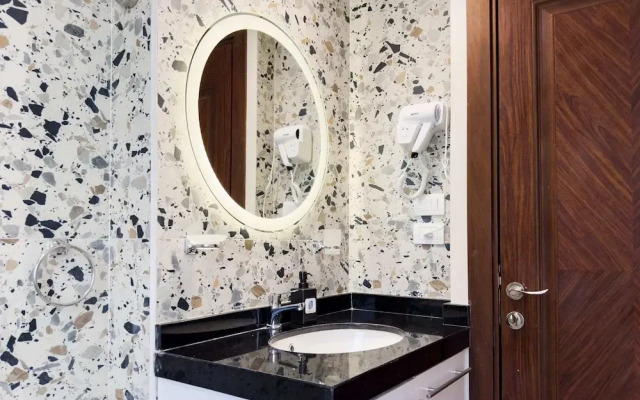 The 2bdr Radiant Residence 5 min to Airport