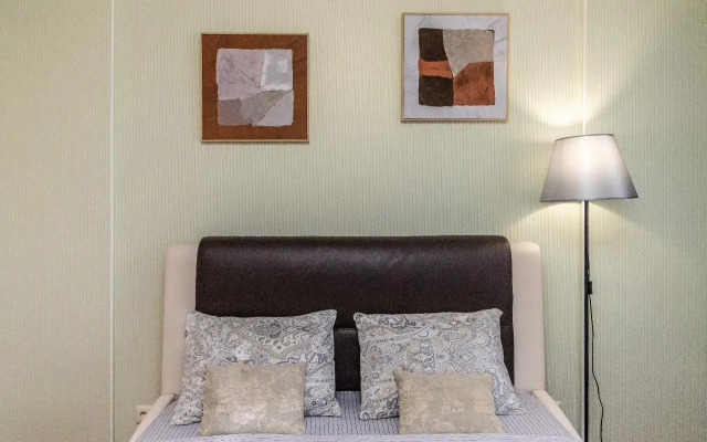 Rich House (Рич Хаус) на улице  Игоря Киртбая 18