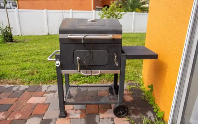 Cheerful 5 bed - 4 Bath Spacious Home