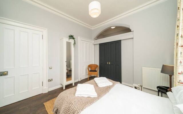 The Gate Lodge - Modern and Period Combined