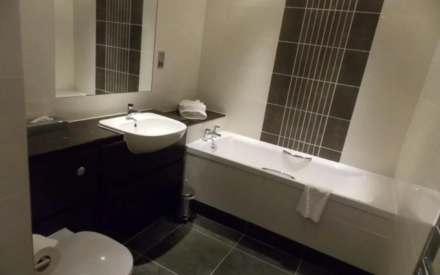 Best Western Plus Pinewood Manchester Airport-Wilmslow Hotel