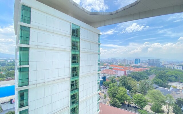 Stylish & Comfy Studio Room No Kitchen at Tamansari La Grande