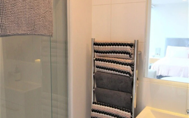 Couple's Getaway Walk Everywhere Studio