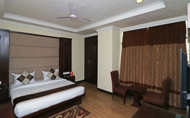 Fabhotel Broadway Inn Nehru Place