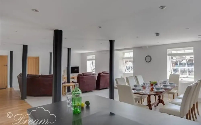 Old Coastguard Apartment 2