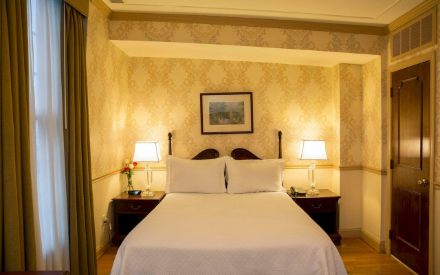 Penn's View Hotel