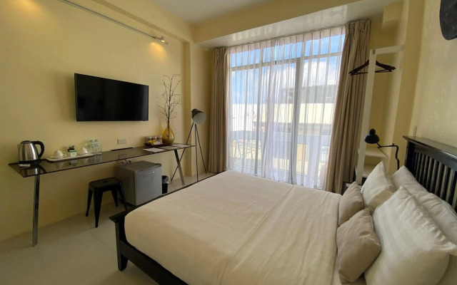 Luxx Boutique Boracay