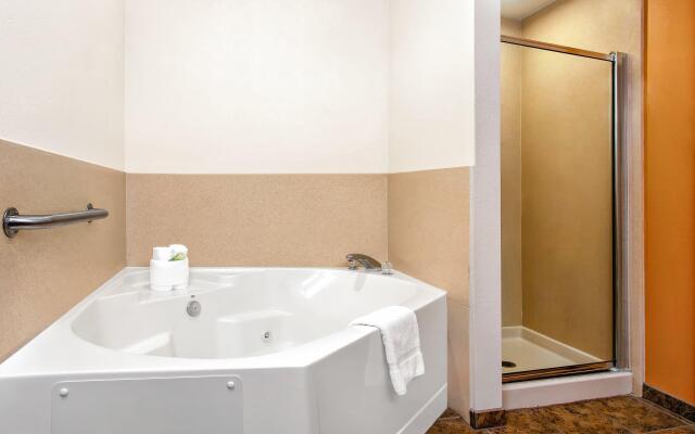 Holiday Inn Express Hotel & Suites Inverness by IHG