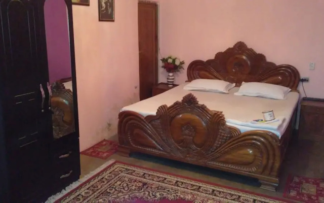 Royal Guest House & Service Apartment