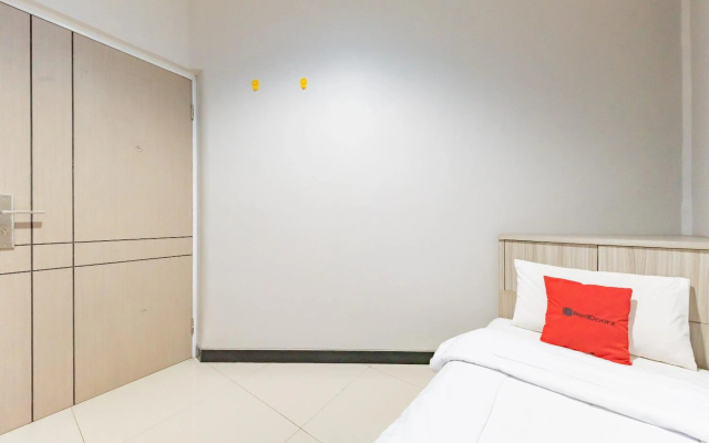 RedDoorz near Botani Square Mall – Guest Rooms – Bogor