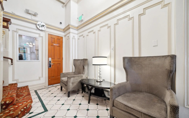 Union Square Plaza Hotel