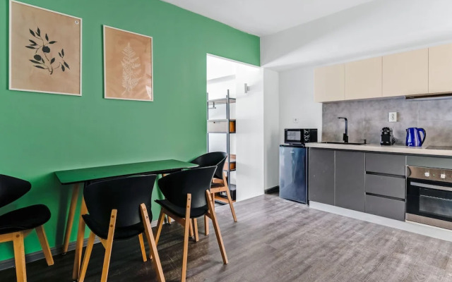 Sanders Center - Nice Studio Apartment