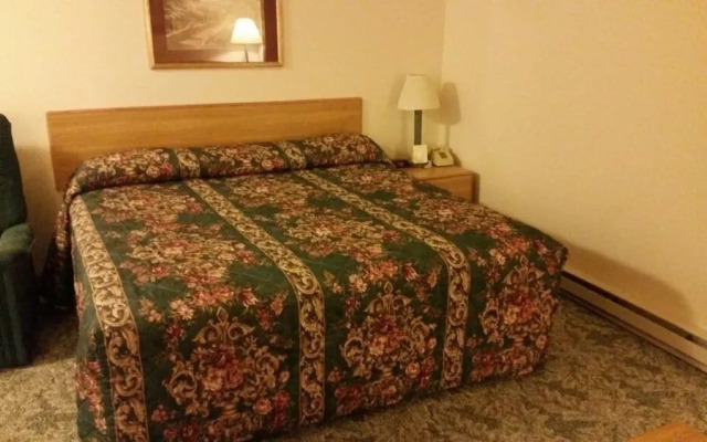 Budget Host Inn & Suites