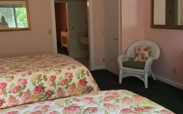 Lilac Tree Suites
