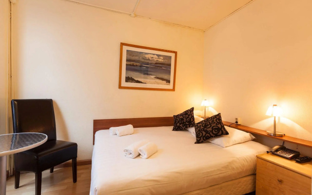 Townhouse Hotel