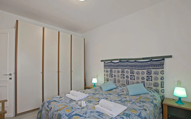 Elizabeth House-100m Lake & Priv.parking