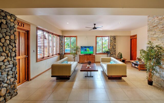 Maui Palms