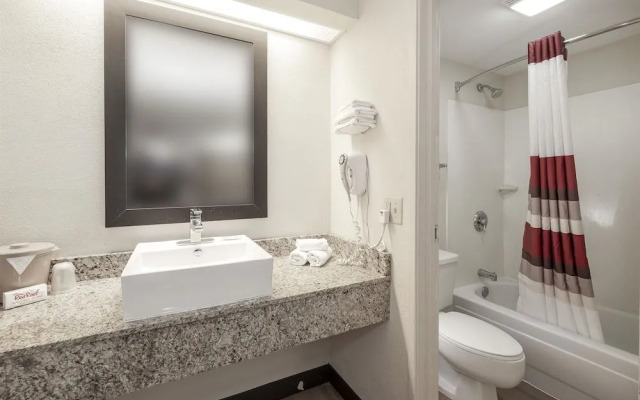 Travelodge by Wyndham Peoria