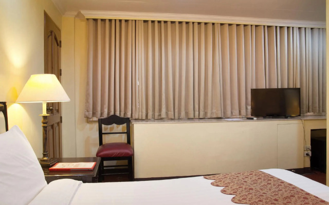 White Knight Hotel Intramuros