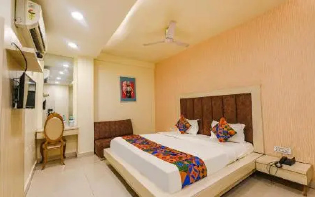 Oyo 90662 Heaven Seven