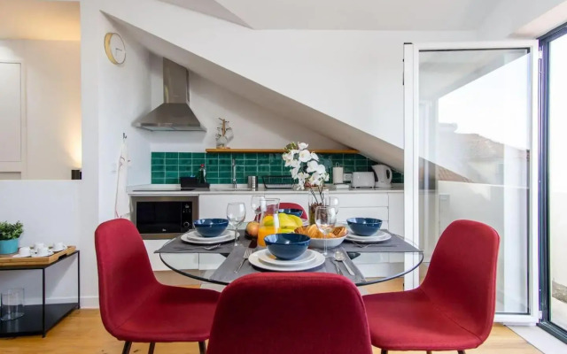 Lovelystay - Turquoise River View II