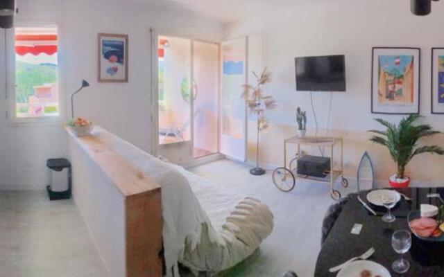 Nice 33m With Terrace Near The Beach